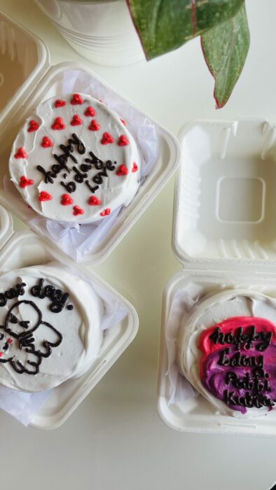 Lunch box cakes