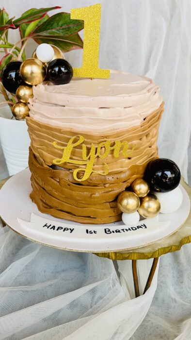Customised cakes